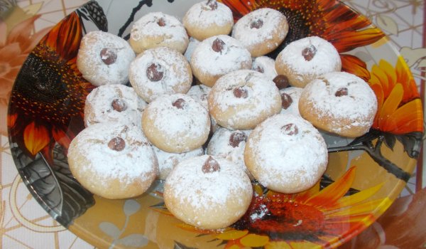 Домашни сладки с мед и лешници - Моята Рецепта