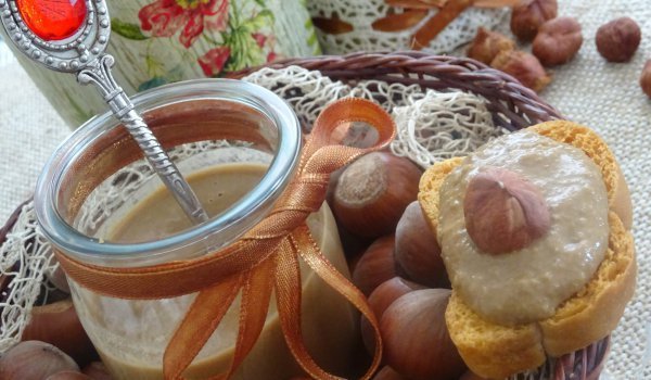 Домашно лешниково масло за закуска