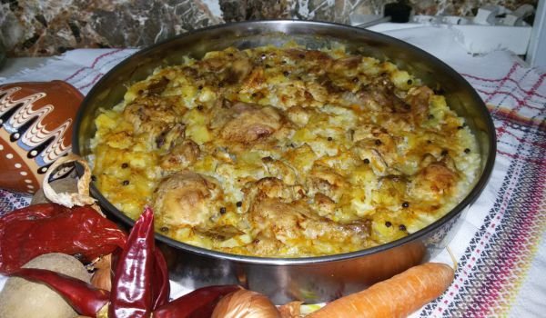 Домашно пиле с картофи и ориз