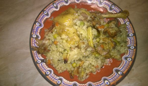 Домашно пиле с ориз и зеленчуци