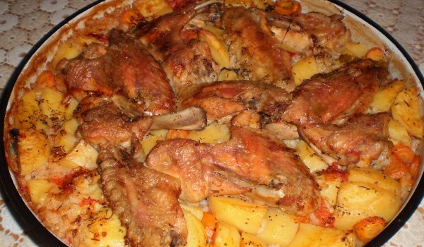 Домашно пилешко с ориз и картофи