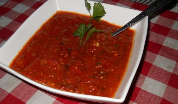 Доматен сос с чубрица