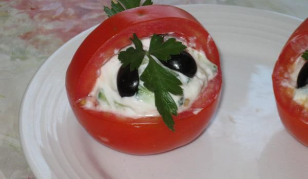Доматени кошнички със сметана
