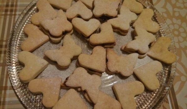 Дребни сладки пеперуди и сърца