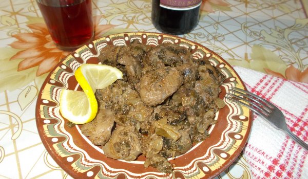 Дробчета с домашно вино и лук