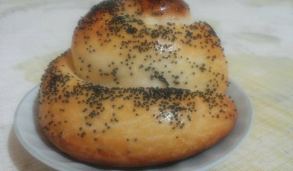 Дундести макови кифлички