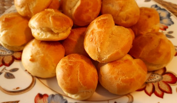 Еклерите на Йоли