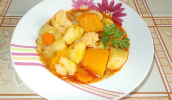 Есенен гювеч с тиква и карфиол