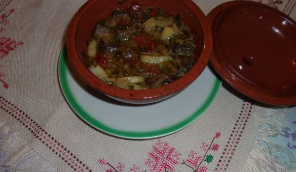 Език с картофи в гювече