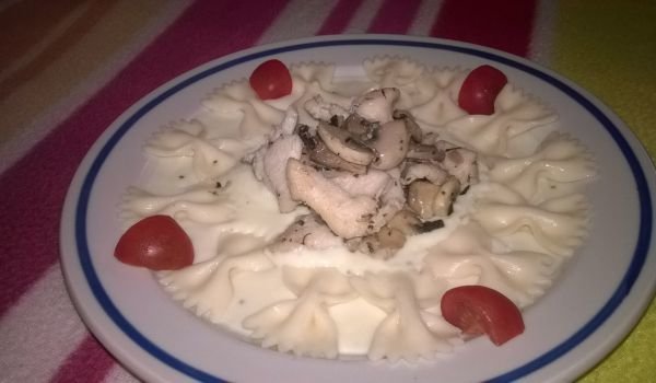 Фарфале с пиле и гъби