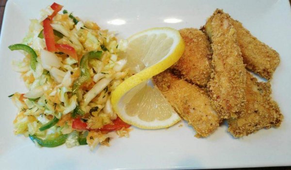 Филета с корнфлейкс и зелева салата