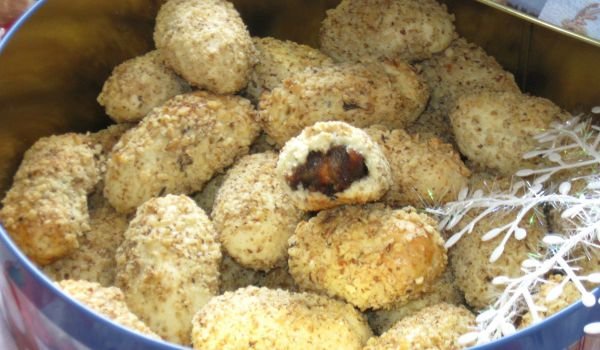 Финикя - курабии с фурми и бадеми