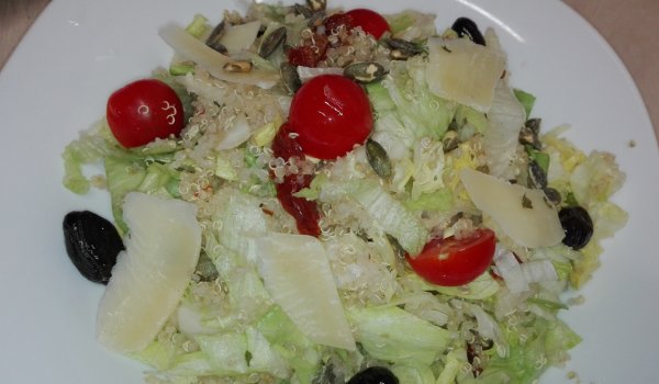 Фит салата с киноа