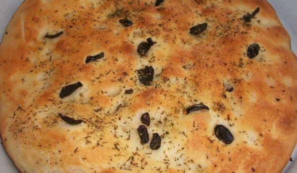 Фокача с маслини и риган