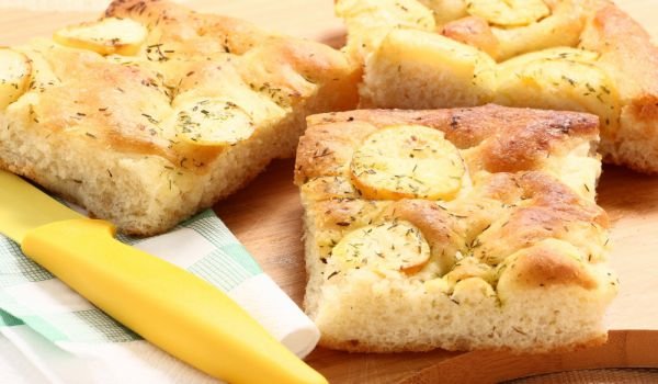 Фокача с риган и картофи