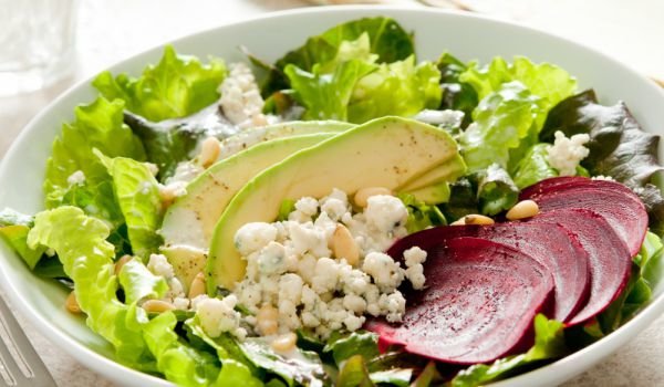 Френска салата с рокфор и авокадо