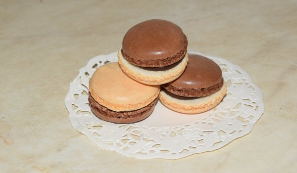 Френски какаови макарони