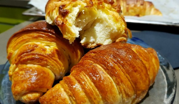 Френски кифлички с медена коричка