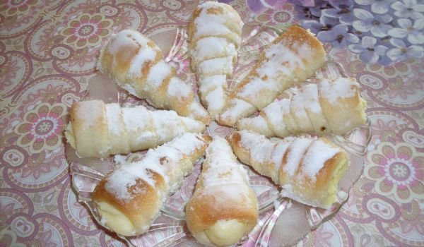 Фунийки с крем лимон