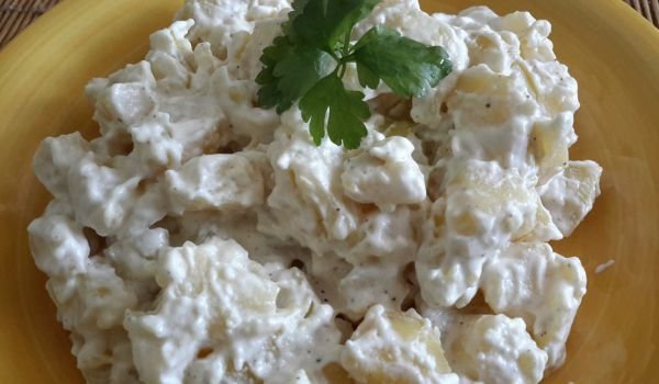 Гарнитура от картофи с мляко и майонеза