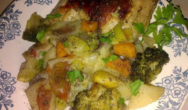 Гювеч с пиле и зеленчуци