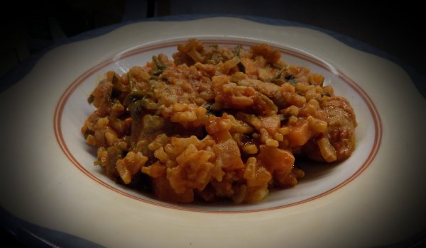 Гювеч със свинско, ориз и целина