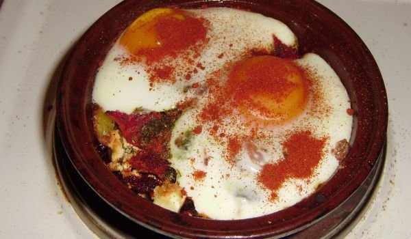 Гювече с картофи и домати