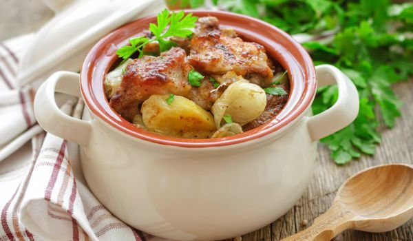 Гювечета с месо и картофи