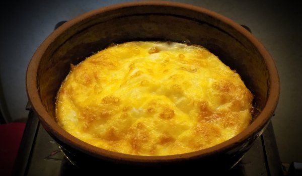 Гювечета с патладжан и топено сирене