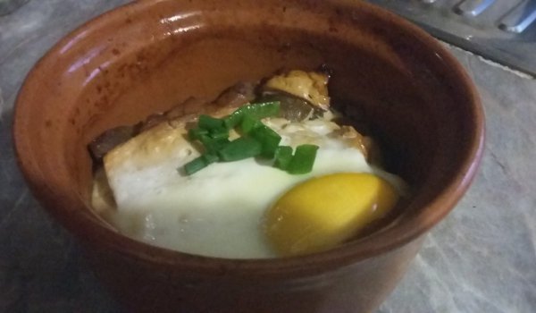 Гювечета със свинско месо и гъби