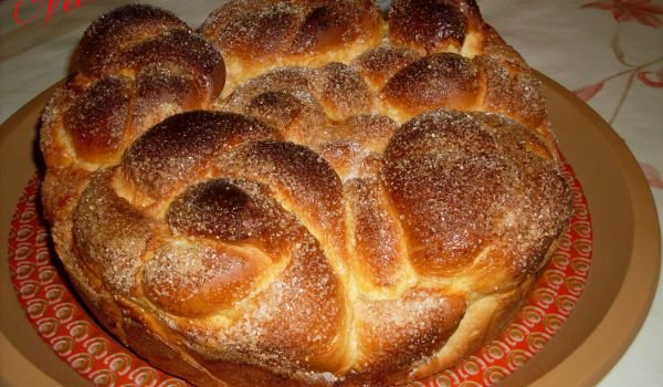 Голям селски козунак на конци