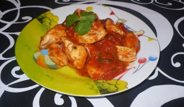 Готвени домати с пиле