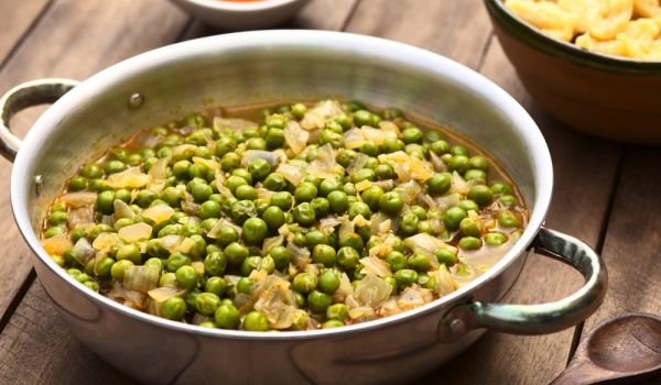 Грах с марули