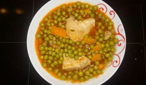 Грах с месо и моркови