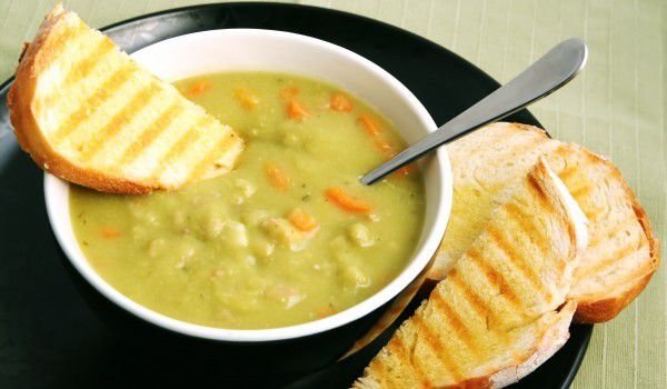 Грахова крем супа с макарони