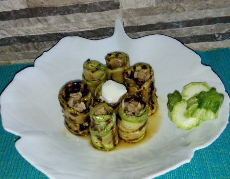 Гриловани тиквички с риба тон