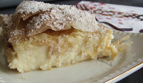 Гръцка баница с крем Бугаца (Bougatsa)