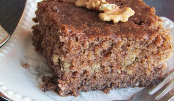 Гръцки сладкиш Мелахрини каридопита (Брюнетка)