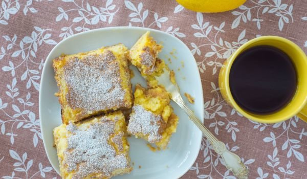 Гръцки сладкиш с лимон и йогурт
