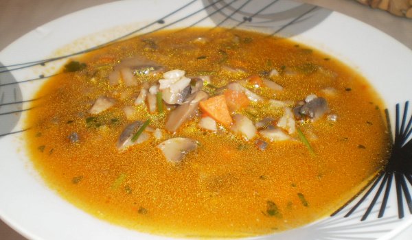 Гъбена чорба с ориз