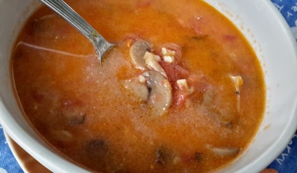 Гъста оризова супа с гъби, моркови и домат