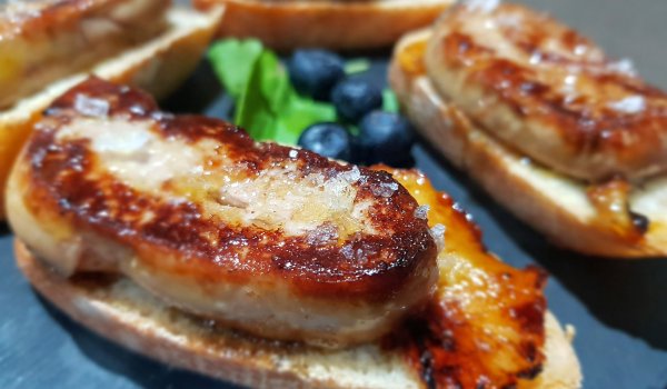 Хапки с гъши дроб и карамелизирани ябълки