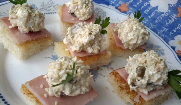 Хапки с яйчен пастет