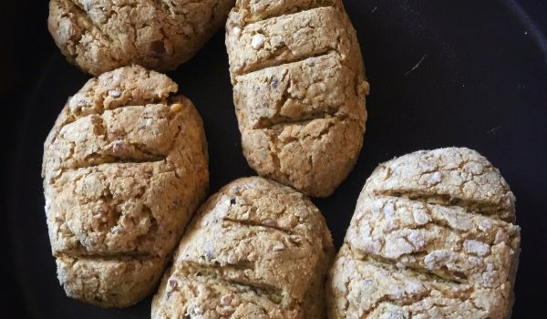 Хлебчета с овесени трици и царевично брашно