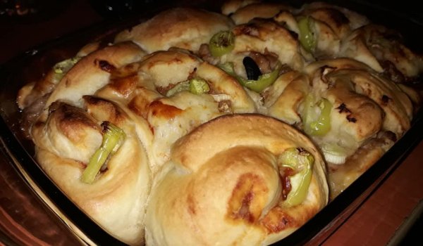 Хлебни охлювчета с плънка от кайма