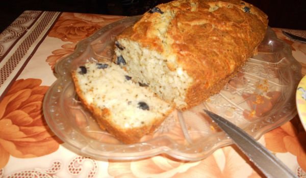 Хляб с маслини и сирена