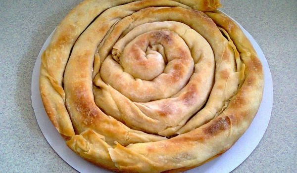 Хрупкава вита баничка