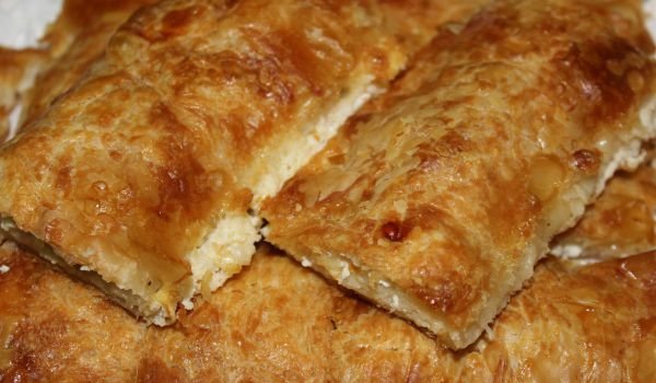 Хрупкави банички със сирене