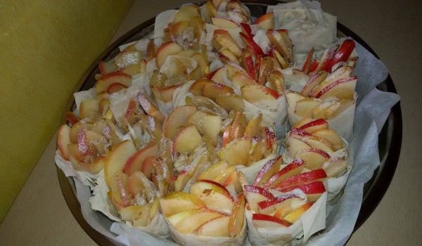 Хрупкави кошнички с ябълки