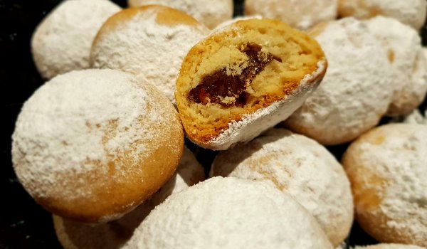 Хрупкави локумки с мас и вино